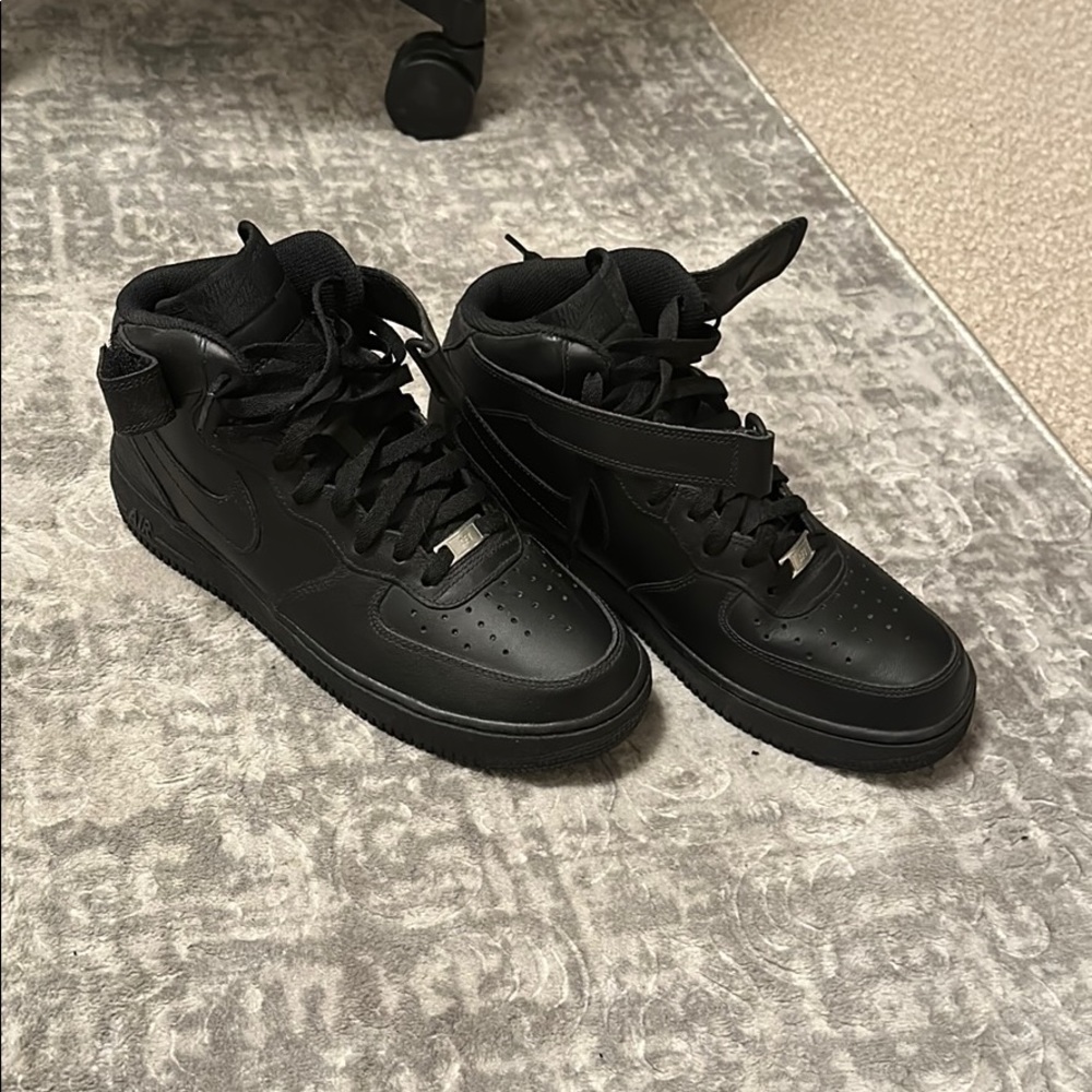 Nike Air Force 1 Mid Black Unworn Sz 10